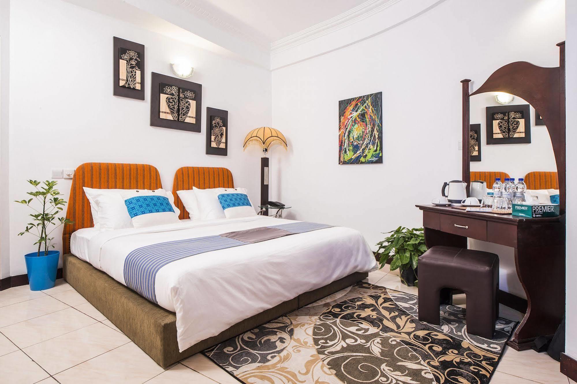 Central Boutique Inn Male Ngoại thất bức ảnh