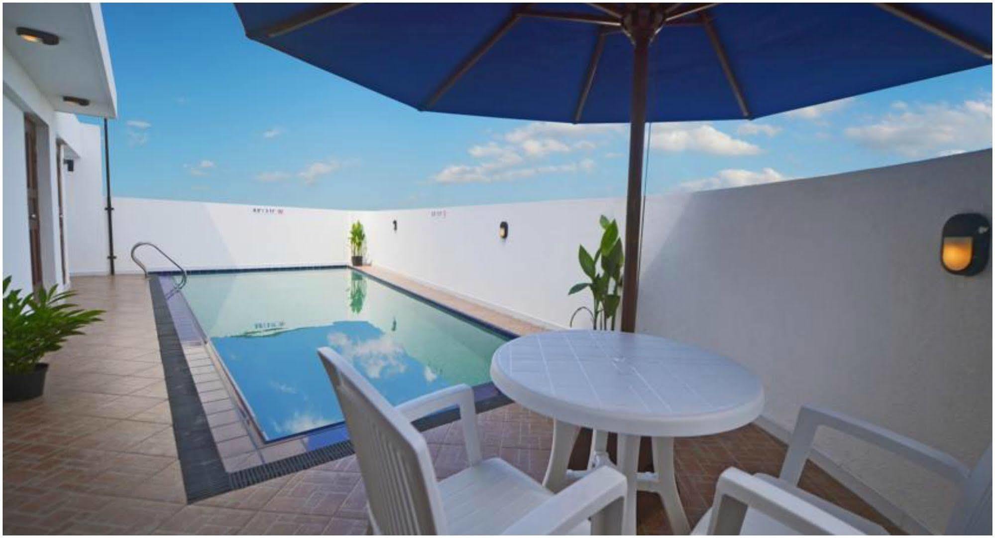 Central Boutique Inn Male Ngoại thất bức ảnh